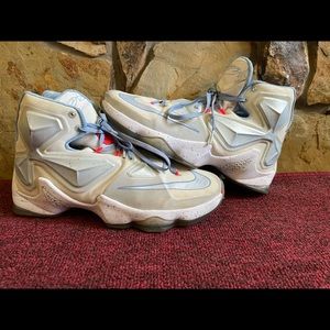 Lebron 13’ Christmas